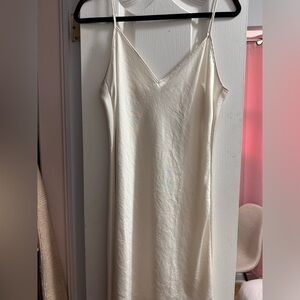 WHITE ARITZIA SLIP DRESS